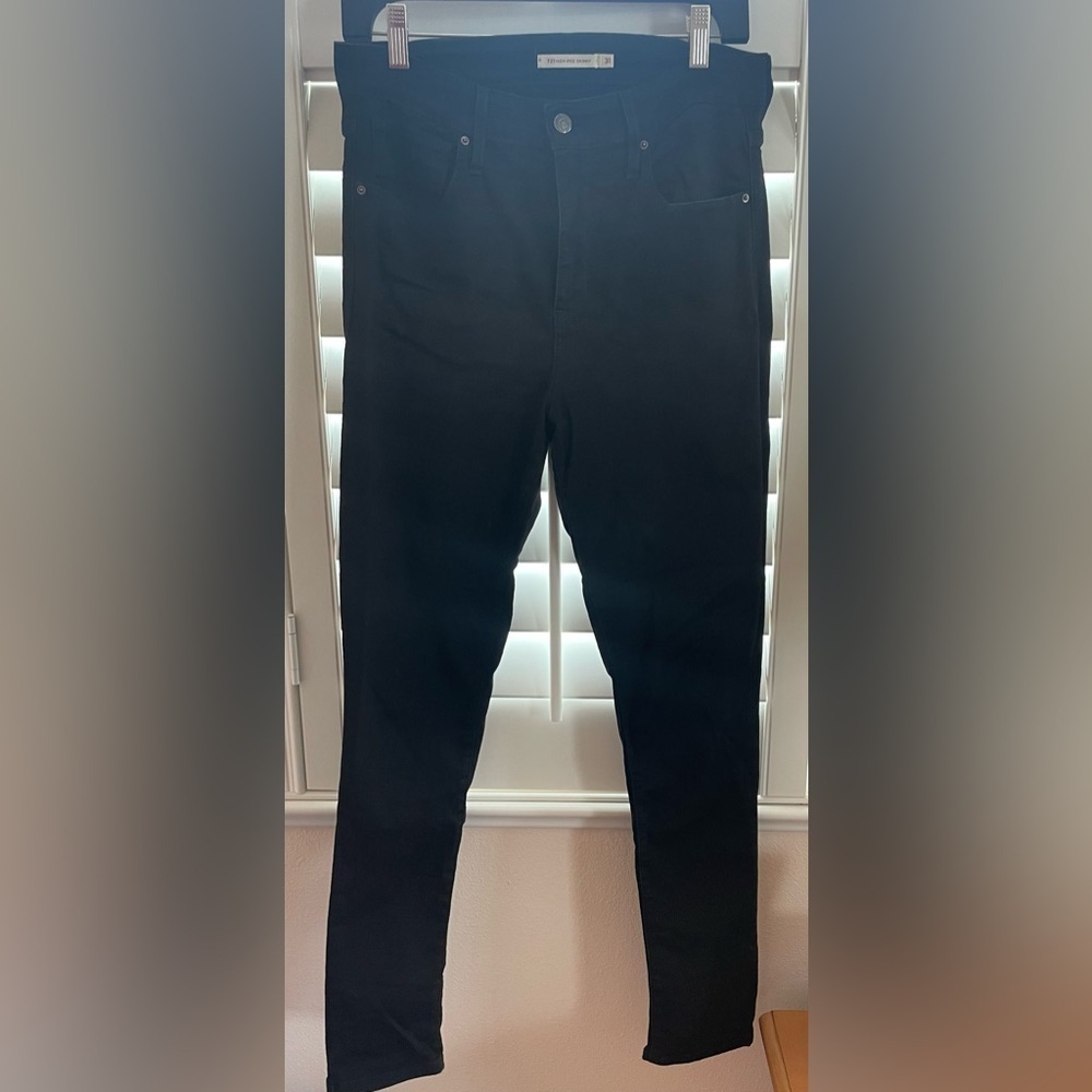 🍂 Levi's High Rise Black Jeans for Women EUC